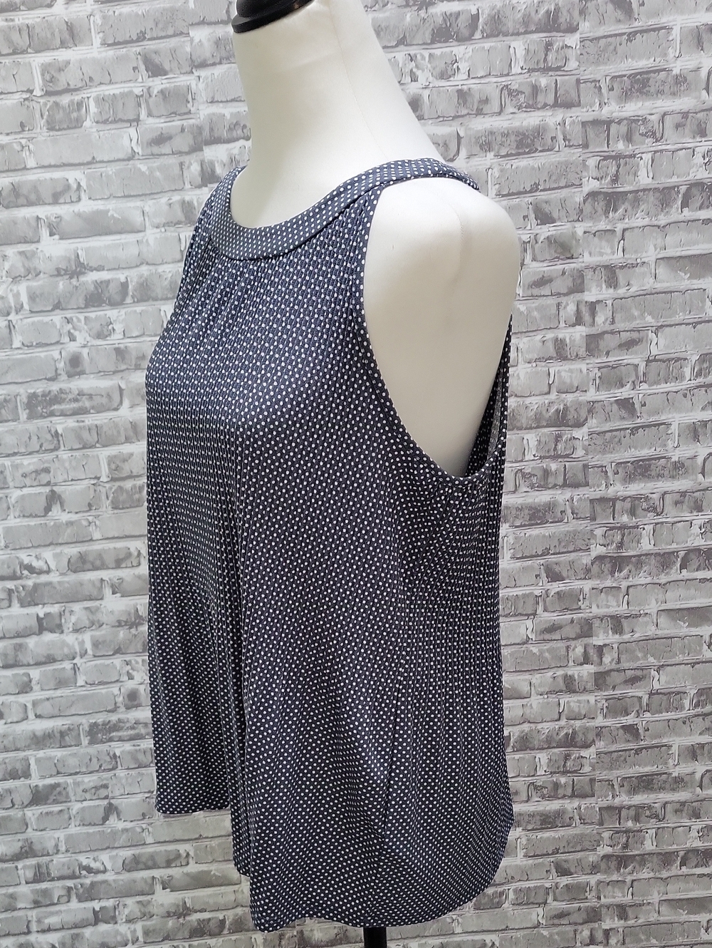 Adrianna Papell Navy and White Polka Dot Sleeveless Top Size L